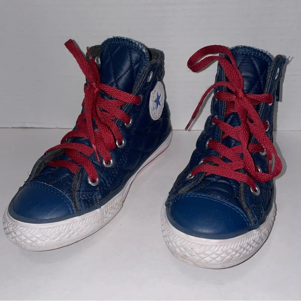 Converse Youth Size 13 Chuck Taylor All Star High Top Navy Blue Quilted Zipper